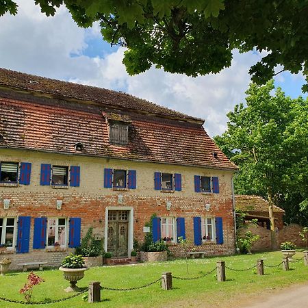 Gesindehaus Am Schloss Kummerower See Kummerow  Zewnętrze zdjęcie