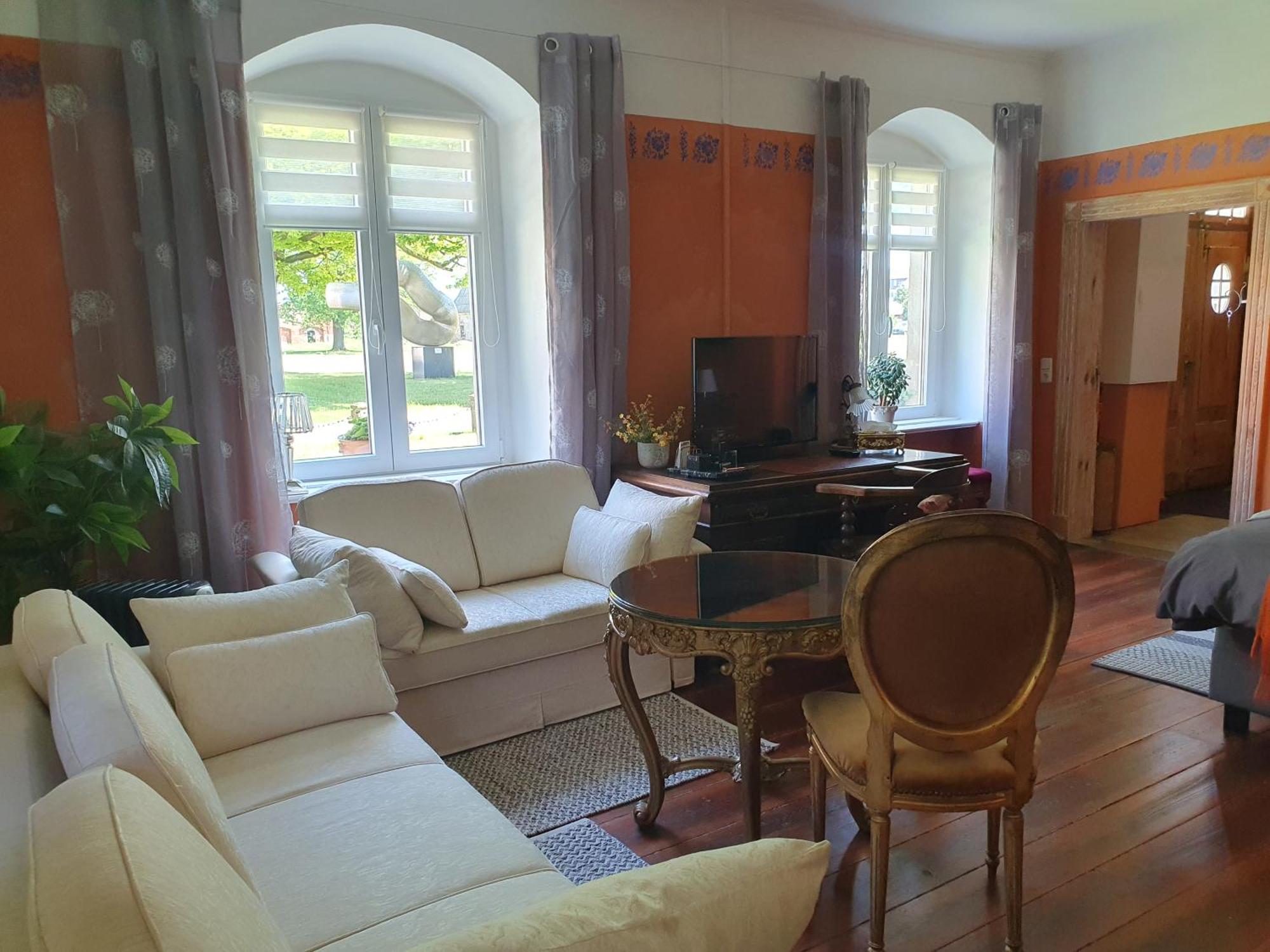 Gesindehaus Am Schloss Kummerower See Kummerow  Zewnętrze zdjęcie